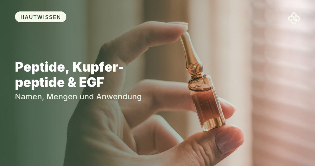 Hand hält eine Ampulle im Gegenlicht, Purida Ratgeber Peptide, Kupferpeptide und EGF