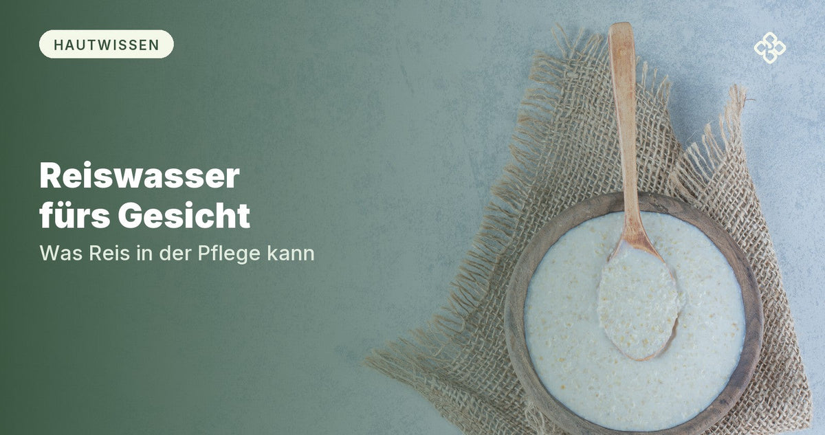 Holzschale mit Reis und Holzlöffel auf Leinentuch, Purida Ratgeber Reiswasser fürs Gesicht